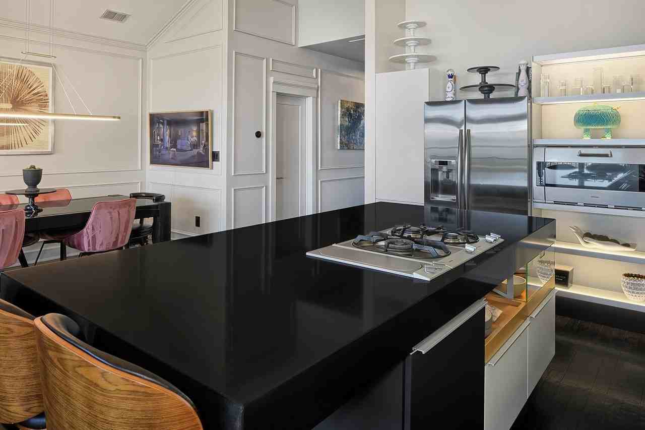 57 Lydia Dr - Photo 4 of 36