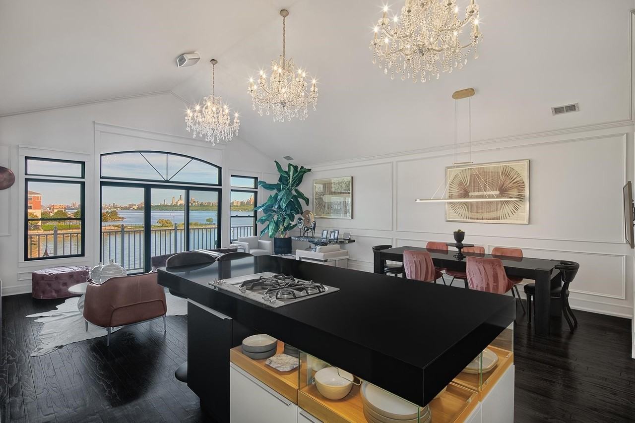 57 Lydia Dr - Photo 7 of 36