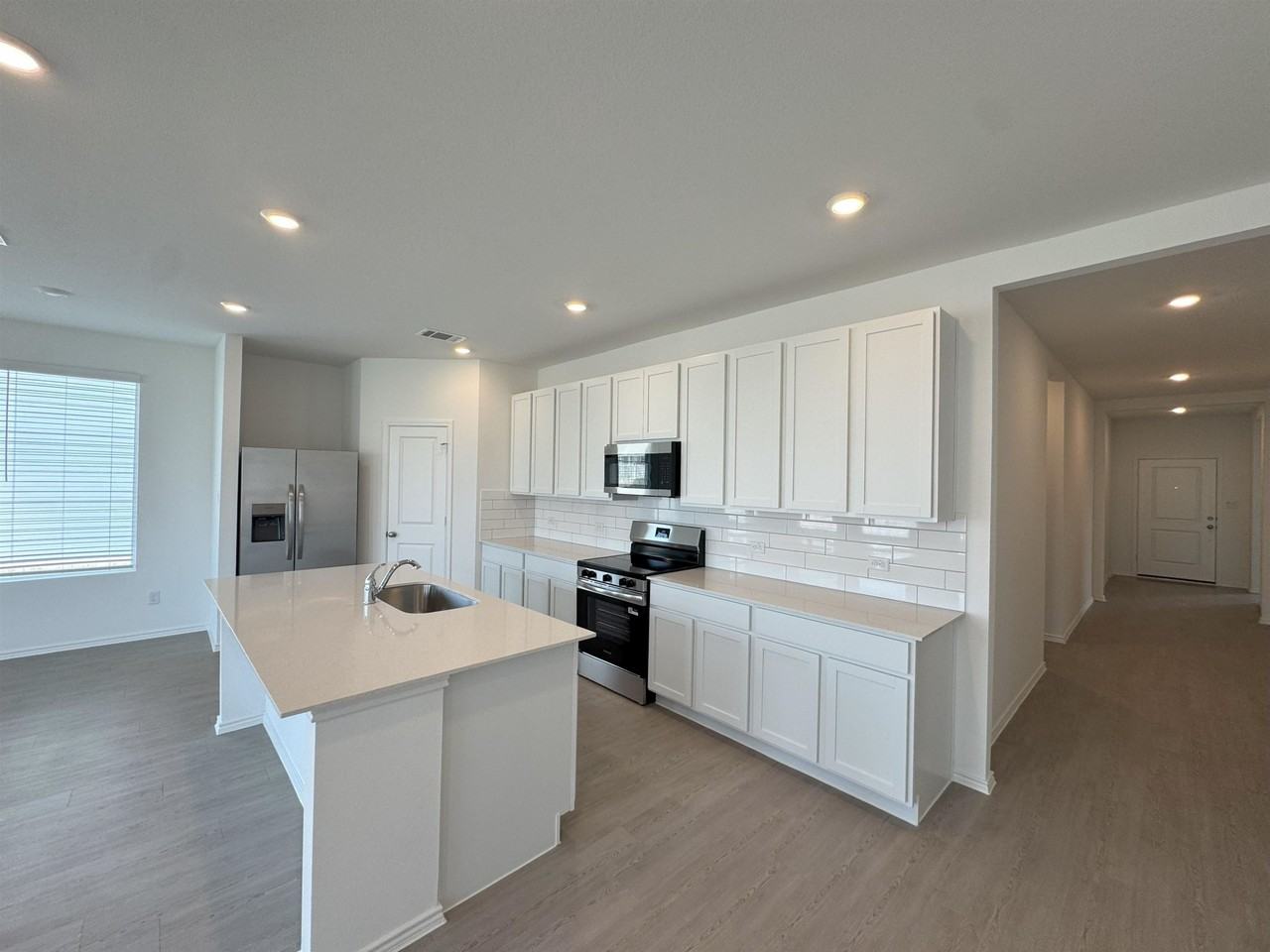 305 Heritage Groves Rd - Photo 4 of 19