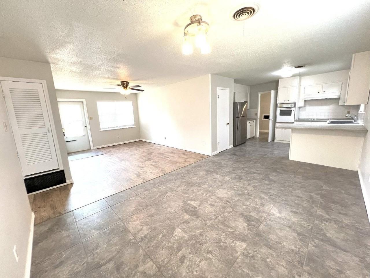 5540 18th St - Photo 3 of 18