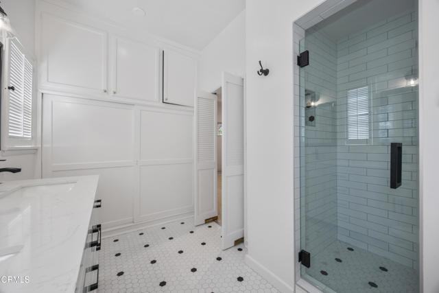 72 S Grand Ave - Photo 2 of 8