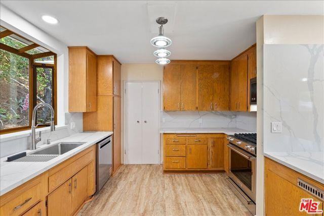 11930 Briarvale Ln - Photo 2 of 8