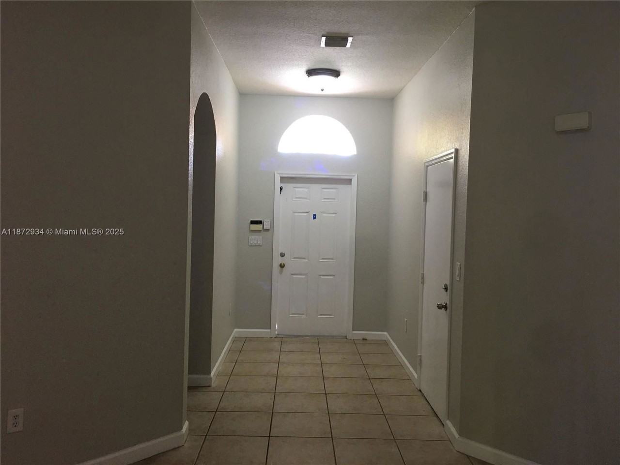 16637 Sw 52nd St - Photo 2 of 8