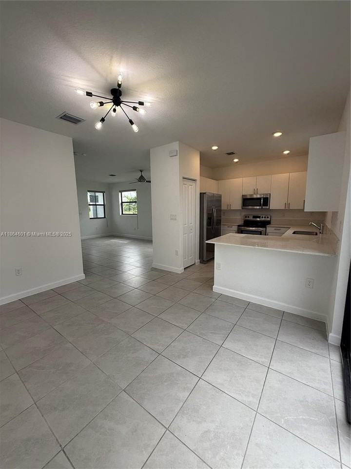 28532 Sw 133rd Path - Photo 4 of 18