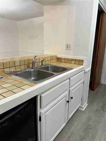 2816 Sw 14th Dr #2816 - Photo 3 of 11