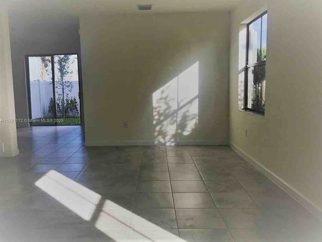 10401 W 32nd Ln - Photo 4 of 13