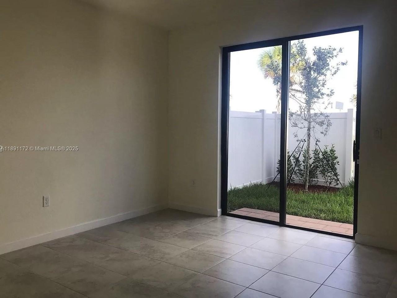 10401 W 32nd Ln - Photo 5 of 13