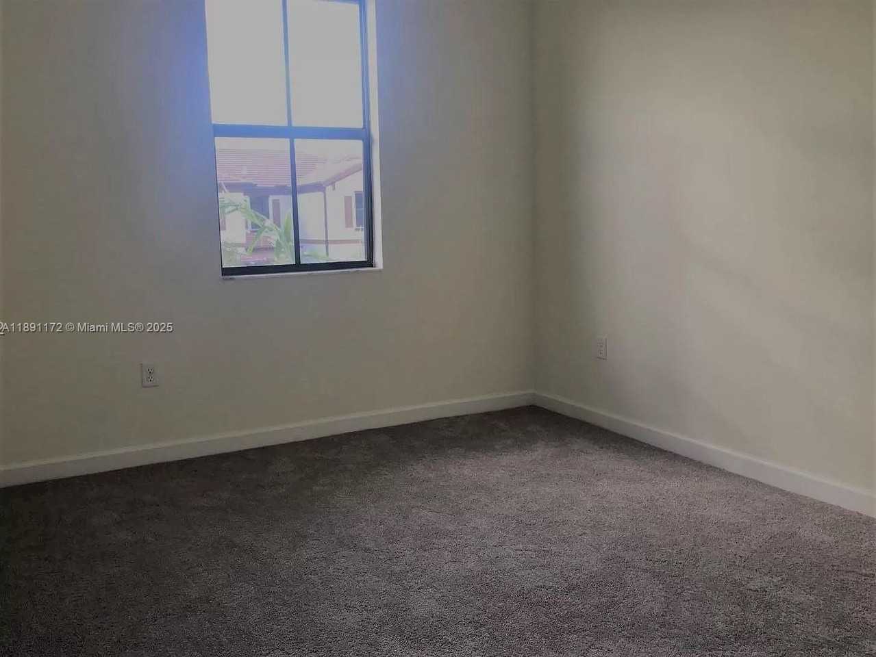 10401 W 32nd Ln - Photo 7 of 13