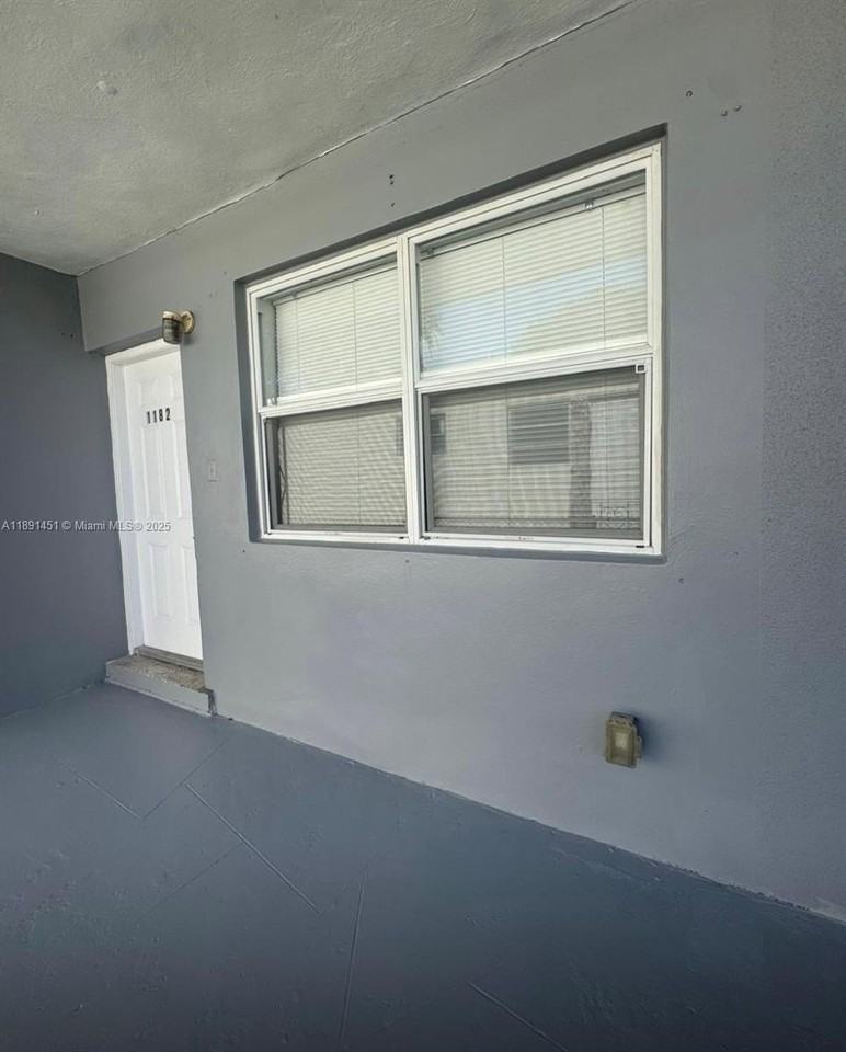 1182 Nw 65th St #1182 - Photo 2 of 10