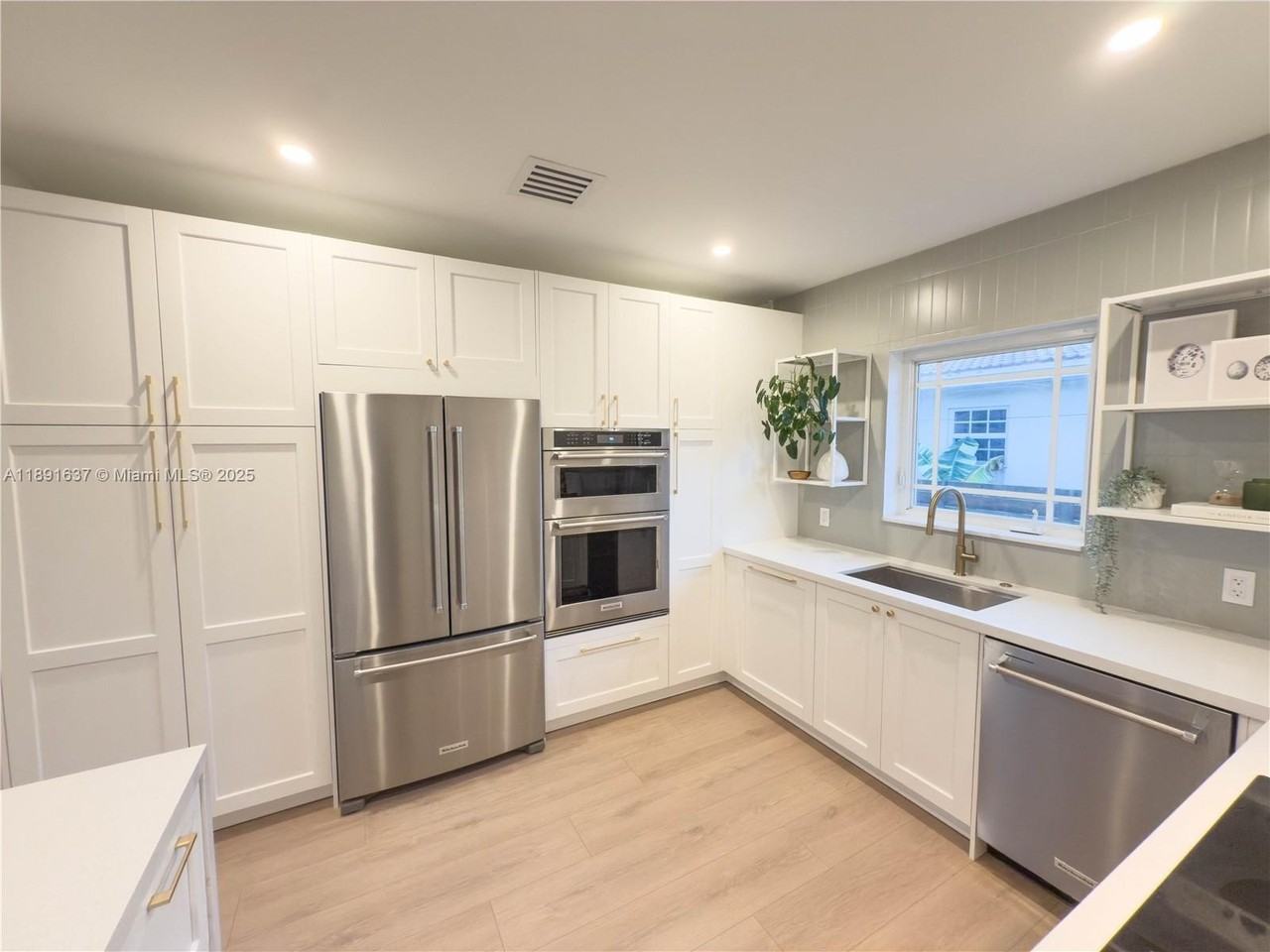 1300 Ne 102nd St #0 - Photo 6 of 16