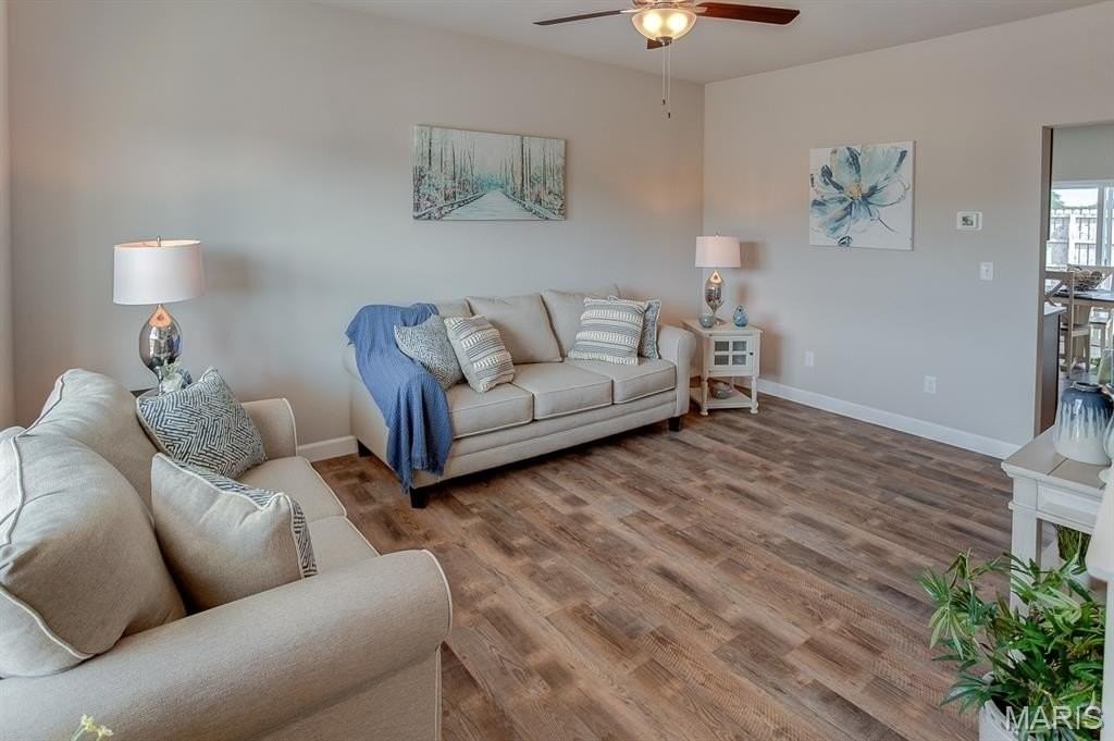 8401 Allied Way #D - Photo 4 of 32