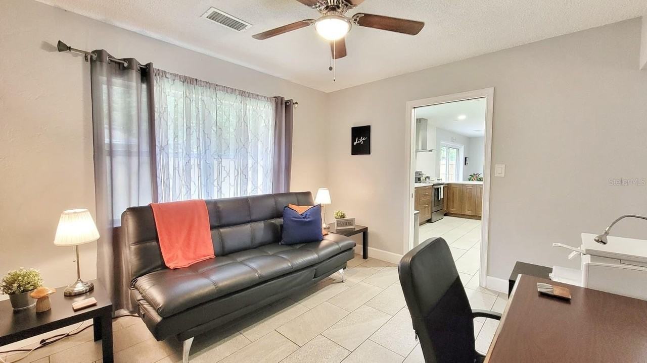 741 Nw 36th St - Photo 4 of 30