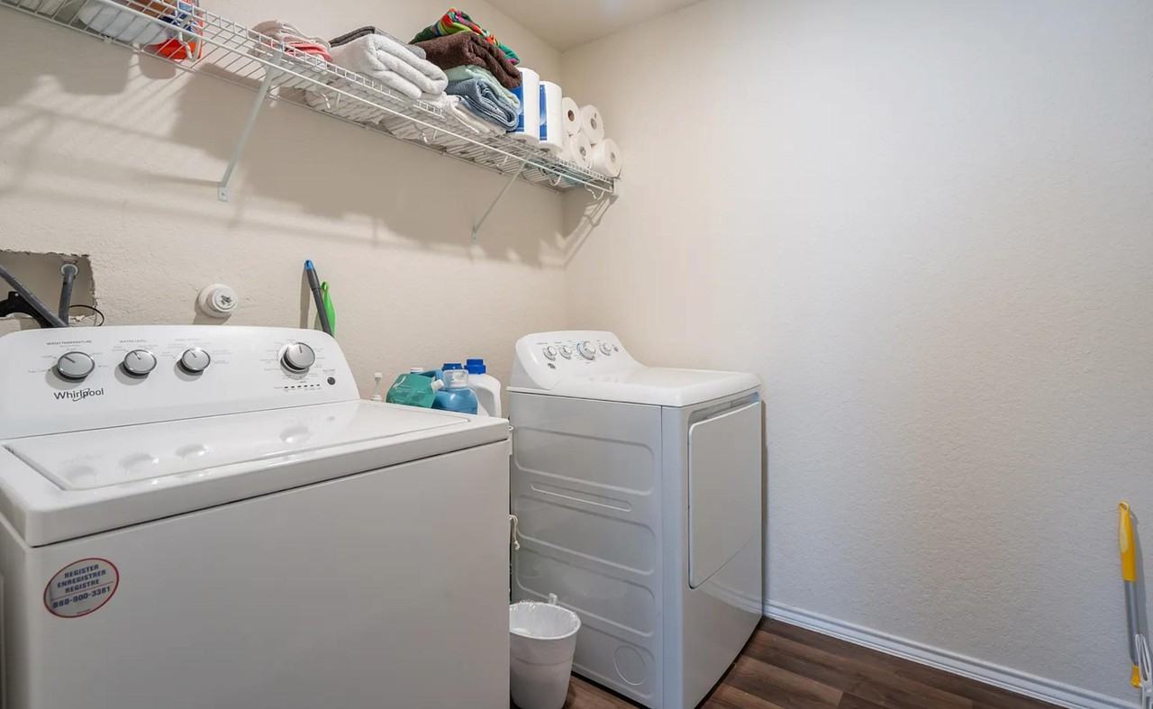 Rolling Gln - Photo 2 of 11