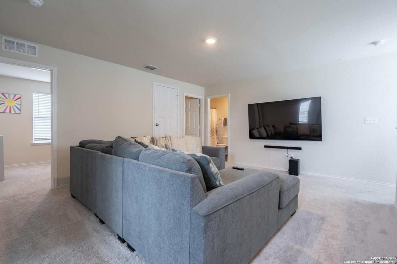 Rolling Gln - Photo 7 of 11