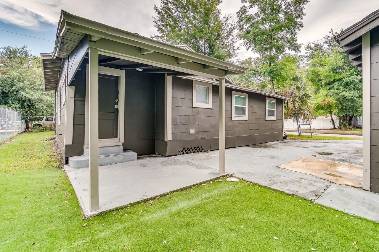 Winthrop St - Photo 2 of 13