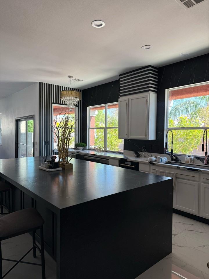 Kings Row Ct - Photo 3 of 10