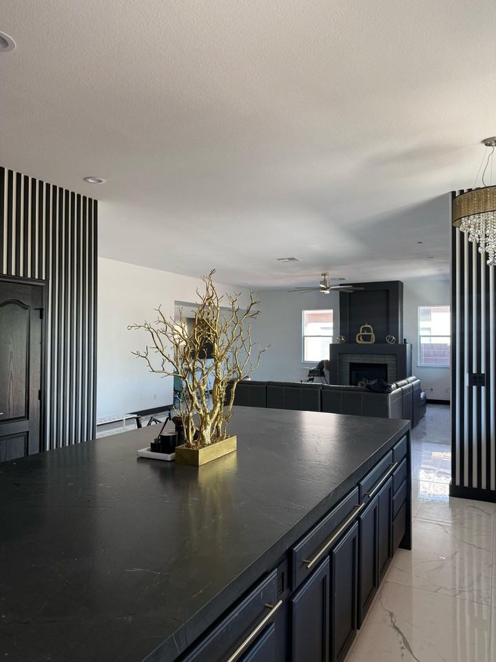 Kings Row Ct - Photo 2 of 10