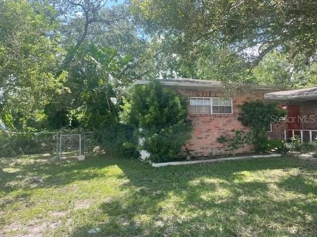 6211 55th St N - Photo 2 of 30