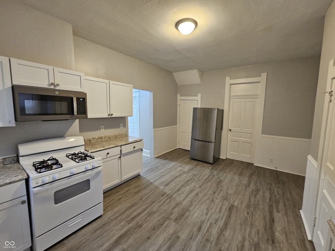 224 Iowa St - Photo 4 of 16