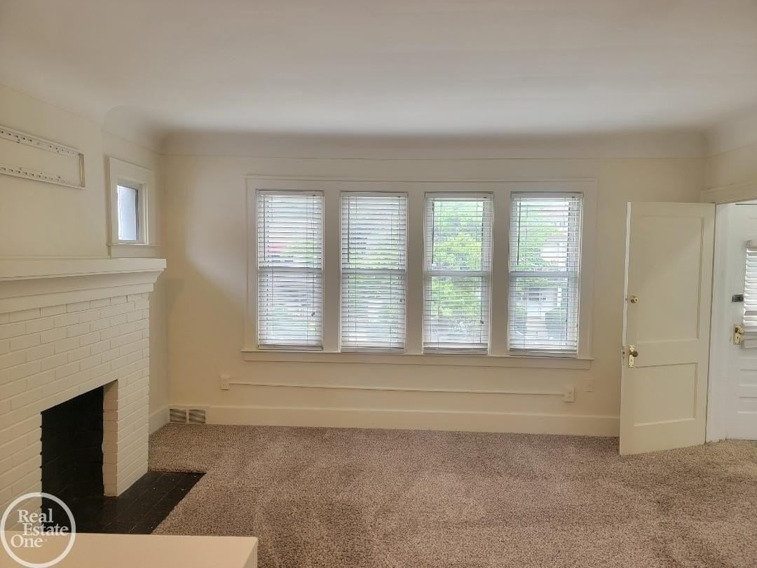 1458 Beaconsfield Ave - Photo 5 of 14