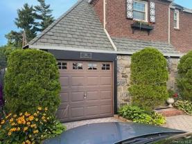 84 Surrey Ln - Photo 1 of 1