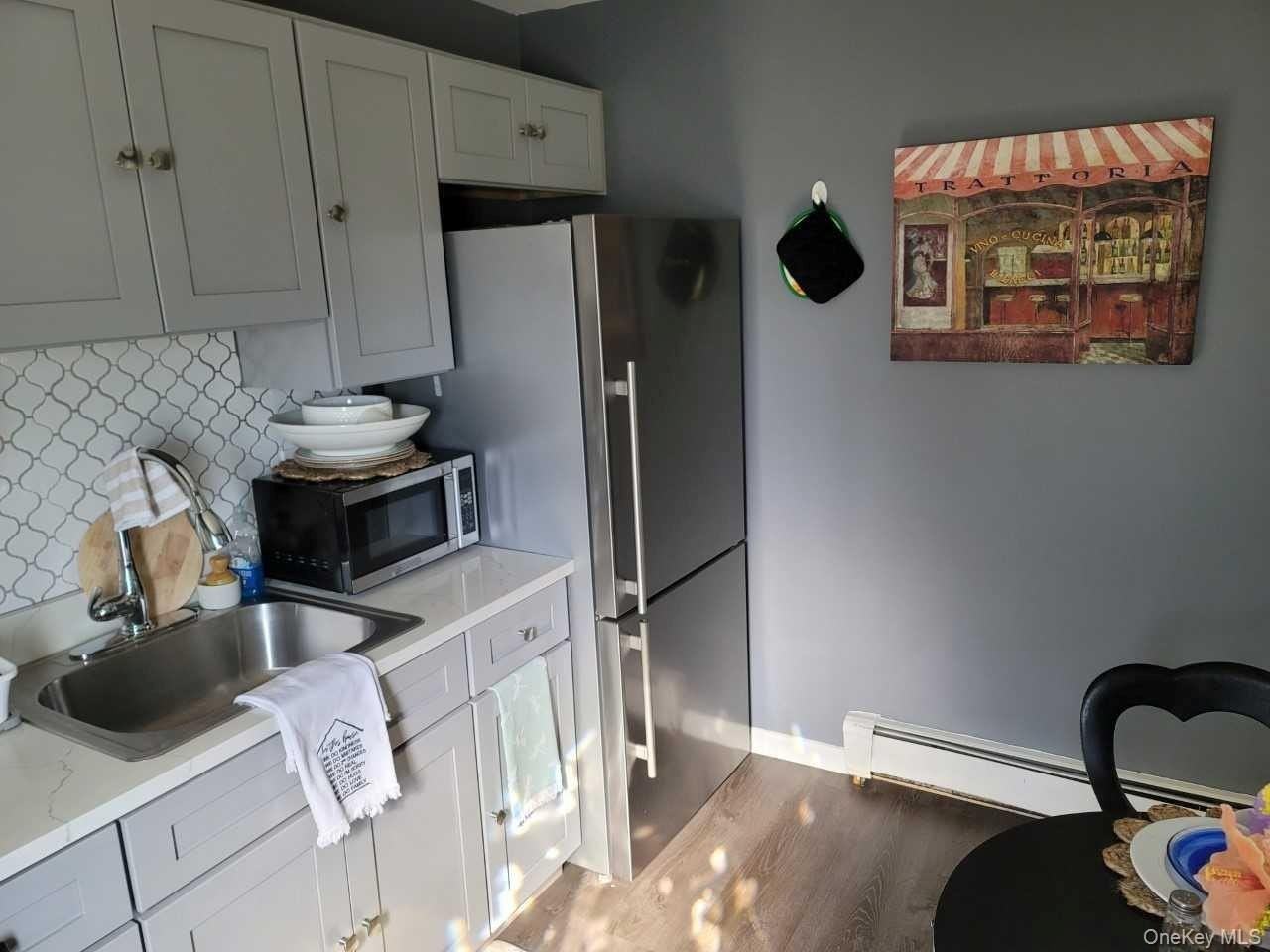 320 Clayton St - Photo 2 of 11