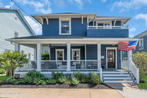 featured image of 39 E End Ave