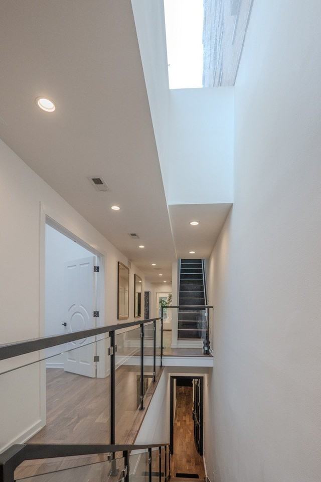 22 E Elm St #PH - Photo 2 of 36