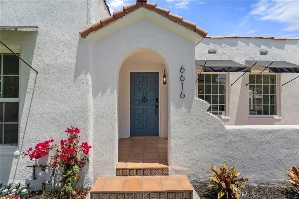 6616 Vesper Ave - Photo 4 of 31