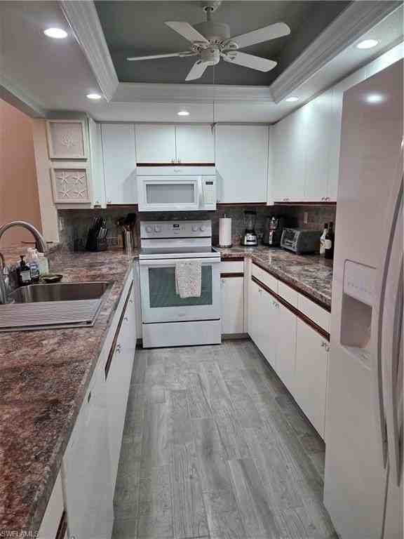 22161 Tallwood Ct #703 - Photo 7 of 23