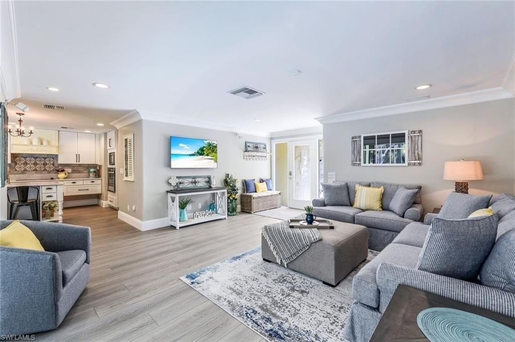 723 Willowhead Dr - Photo 4 of 29