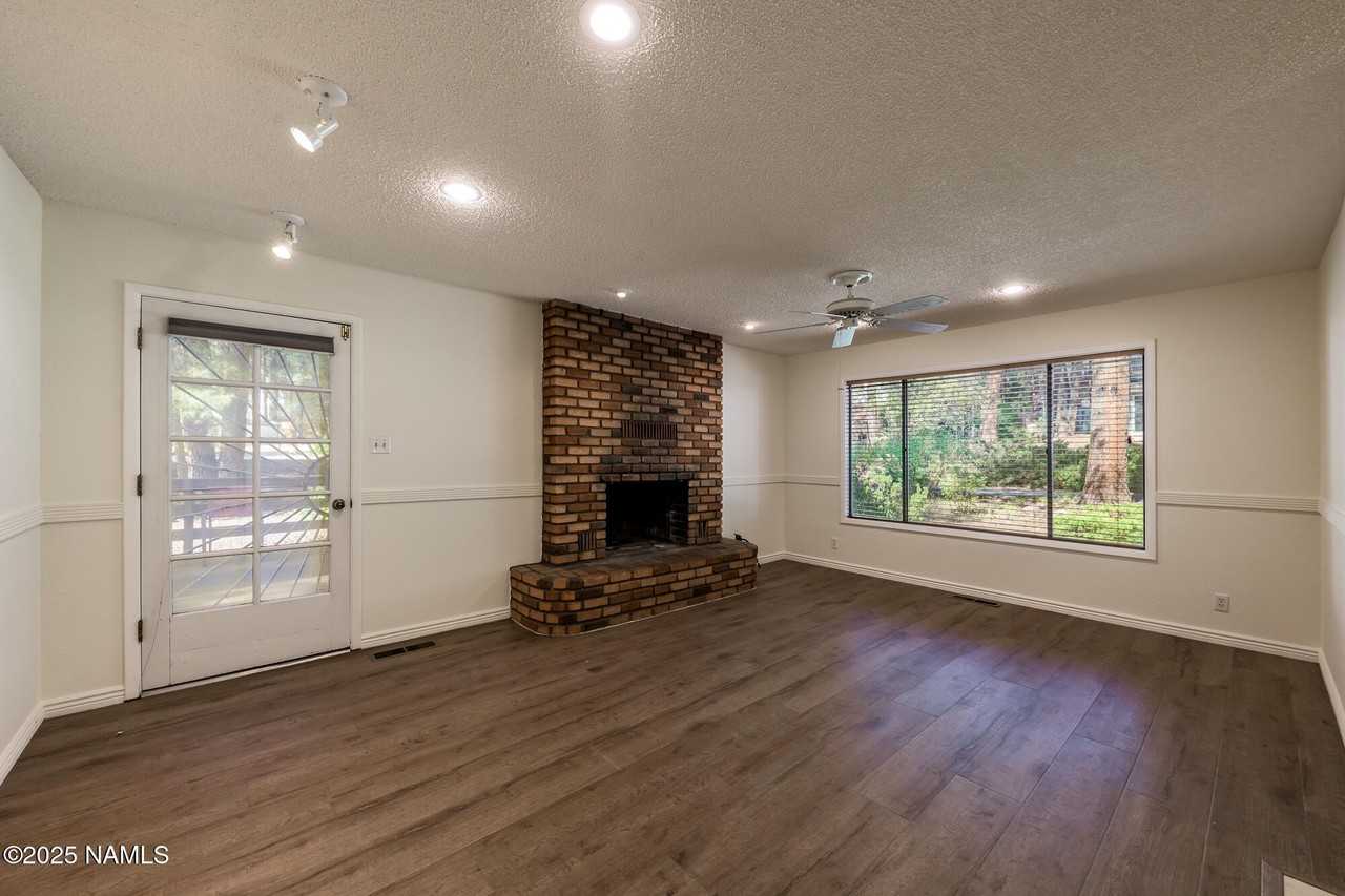 1141 W Ardrey Cir - Photo 3 of 32