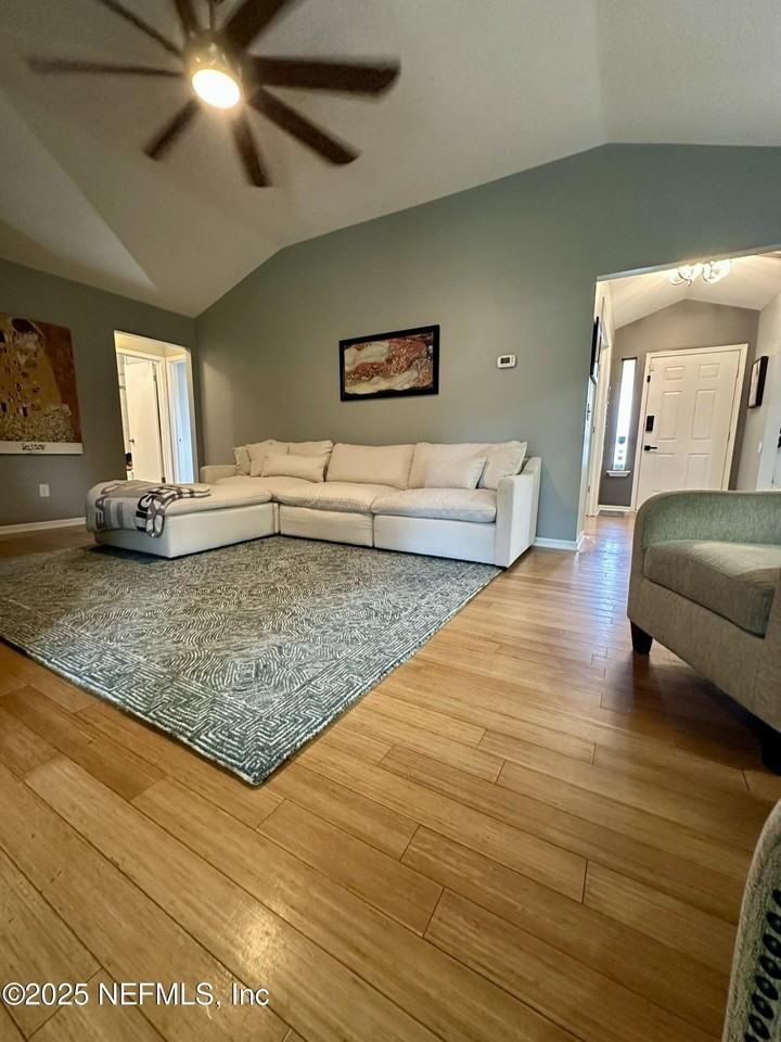 10420 Inverness Dr - Photo 5 of 44