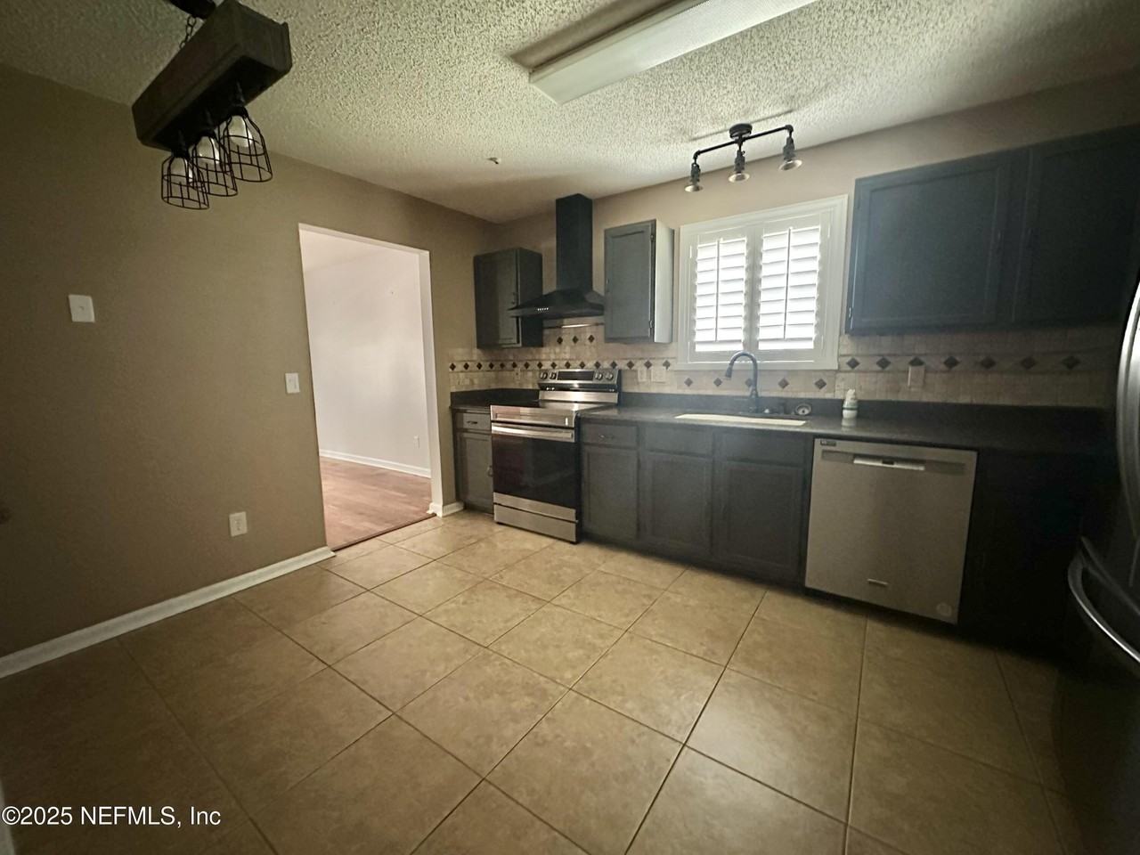 10373 Birchfield Dr - Photo 7 of 19