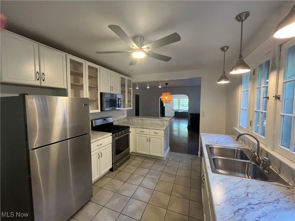 10310 Clifton Blvd - Photo 4 of 11