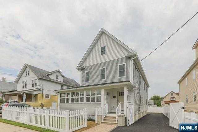 24 Henry Pl - Photo 3 of 26