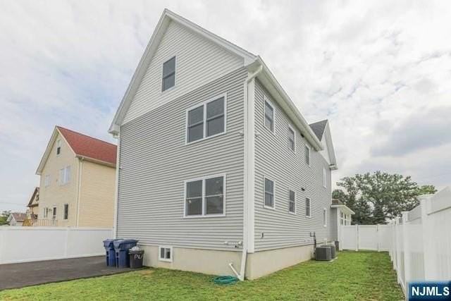 24 Henry Pl - Photo 4 of 26