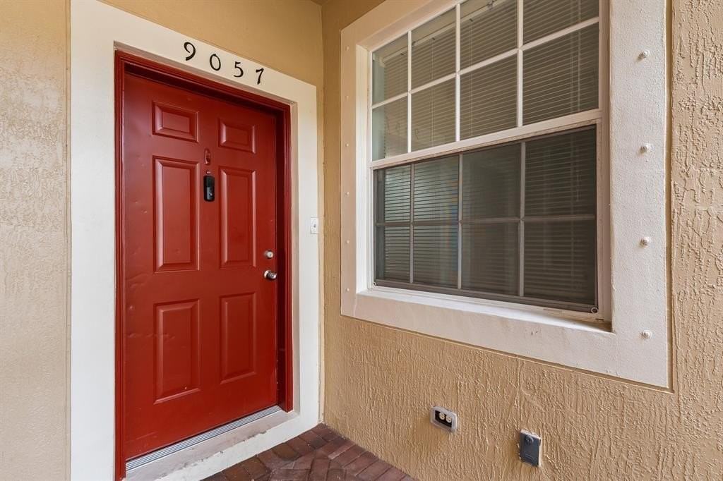 9057 Plymouth Pl - Photo 3 of 25