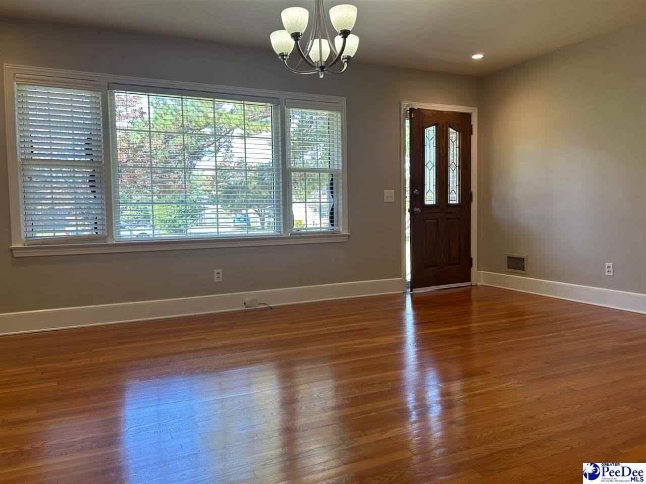 1712 Hazel Dr - Photo 4 of 19