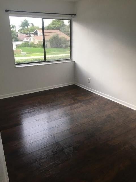 1189 Nw 13th St #7 - Photo 3 of 15