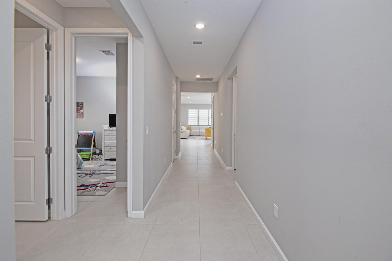 833 Se Courances Dr - Photo 6 of 39