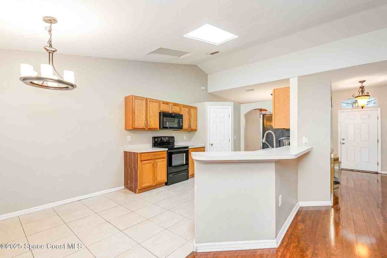 1670 Waldrep St Se - Photo 7 of 19