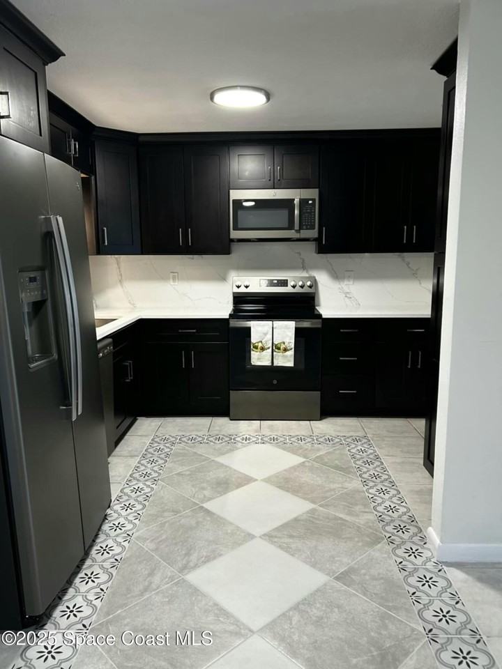 1034 Garfield Street - Photo 6 of 50