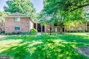 featured image of 211D Victor Pkwy Unit 211d #211D