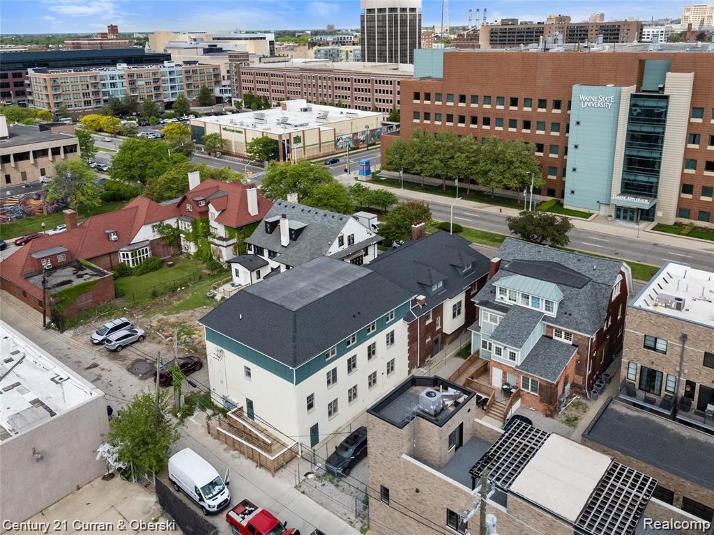 240 Mack Avenue Avenue - Photo 2 of 10