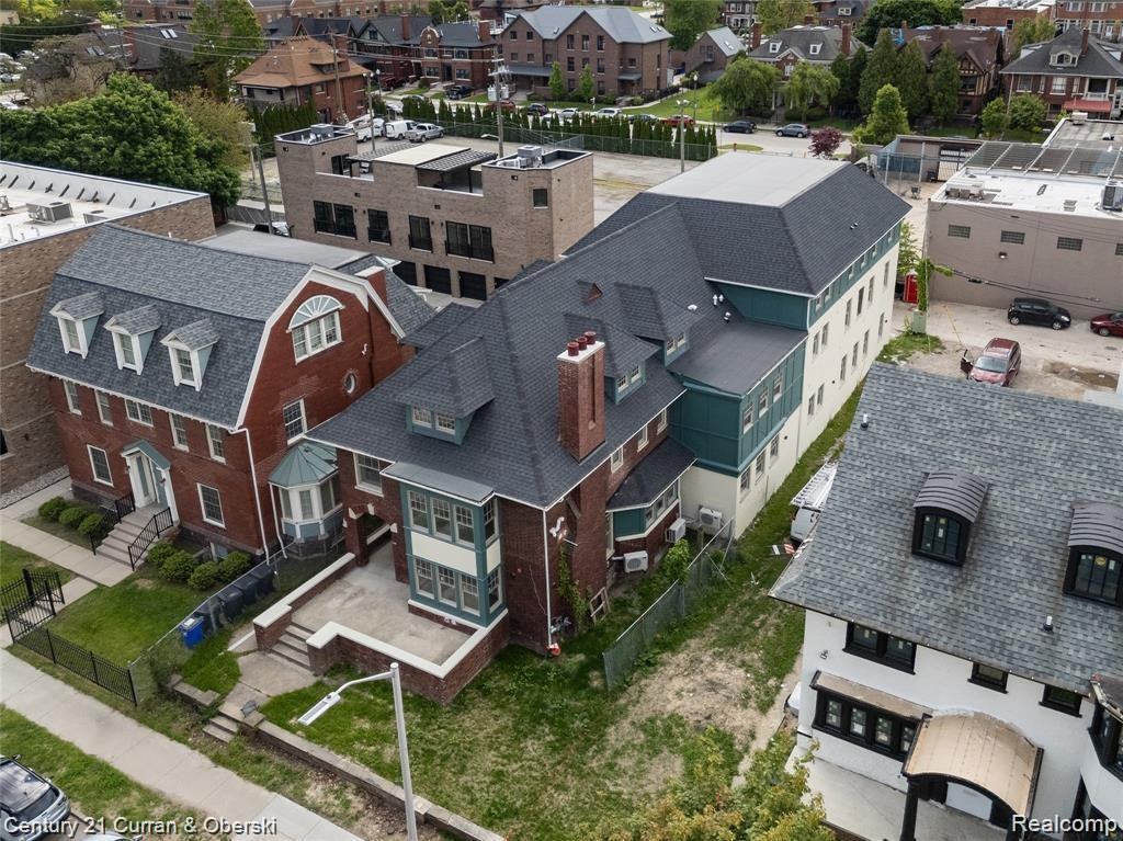 240 Mack Avenue Avenue - Photo 3 of 10