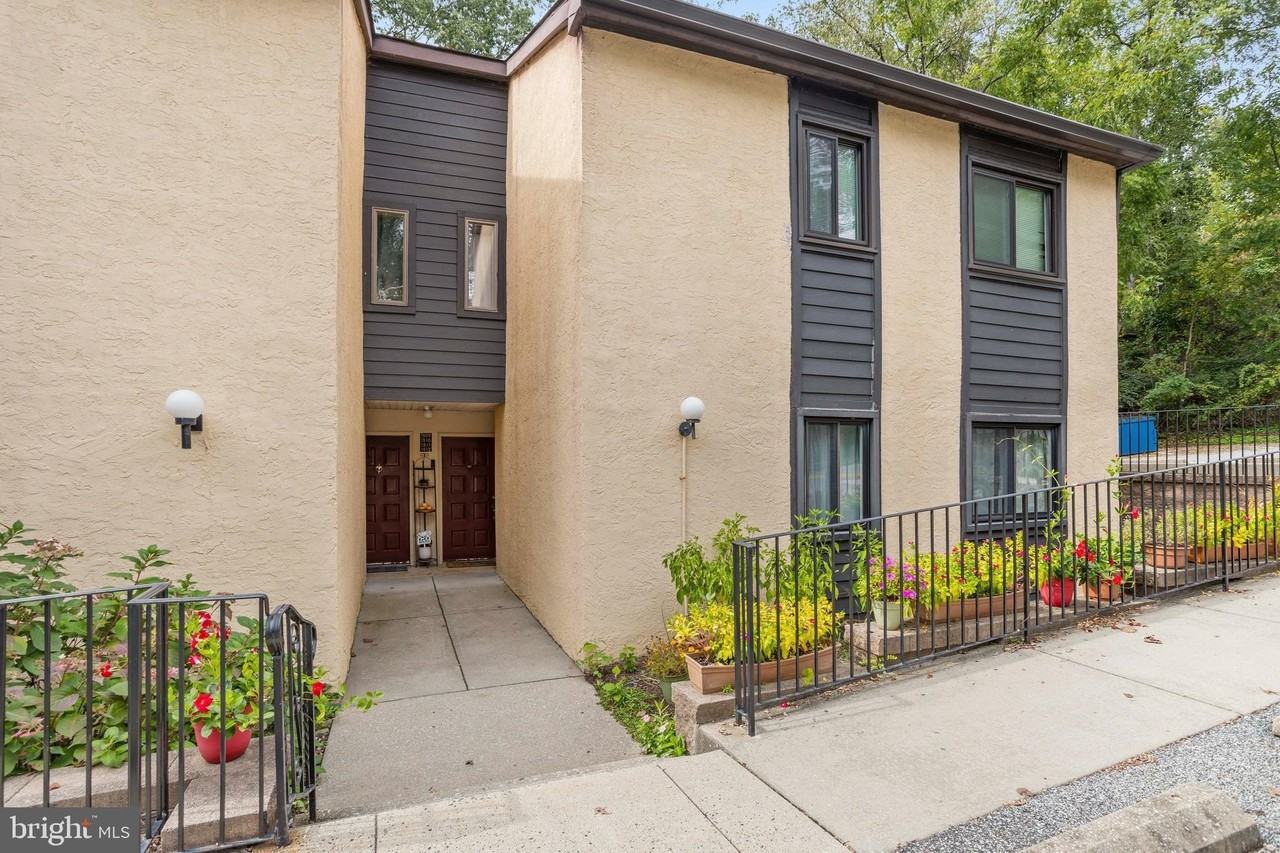 1511 Painters Crossing #1511 - Photo 2 of 17