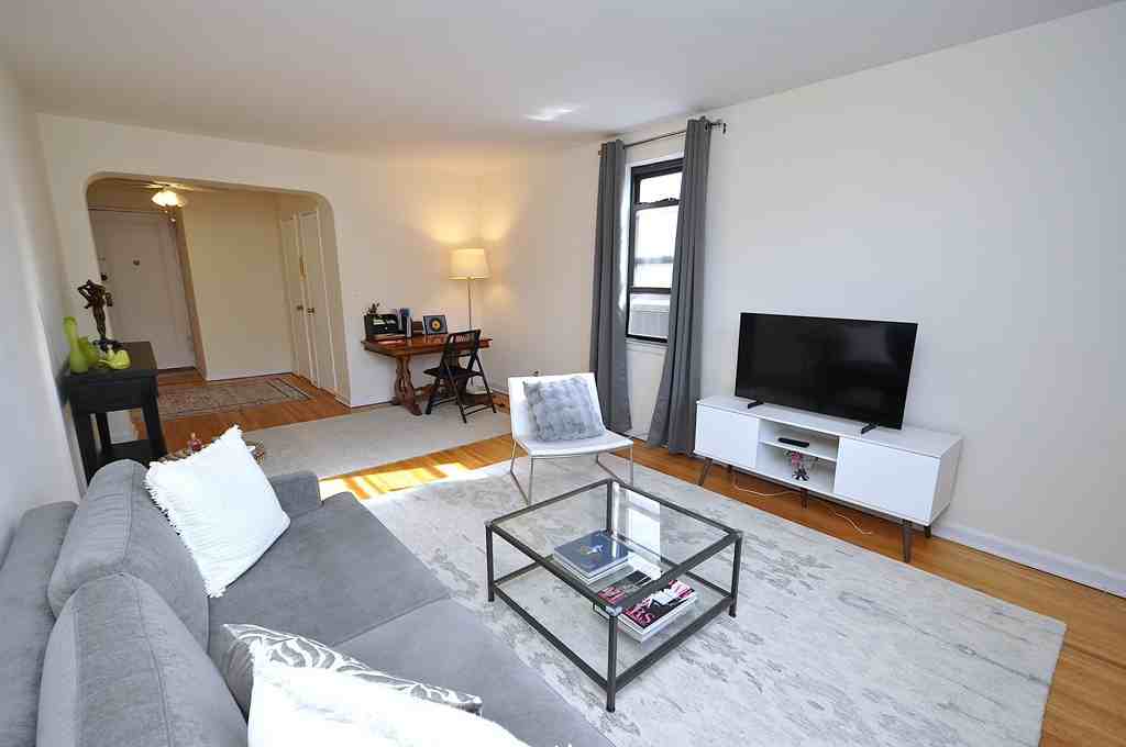 142 Garth Rd - Photo 7 of 27