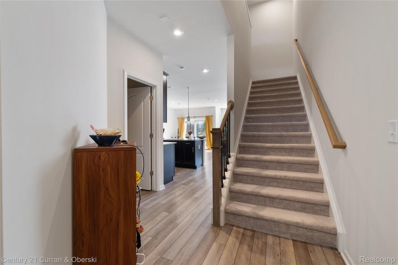 2090 Addison Cir - Photo 3 of 32