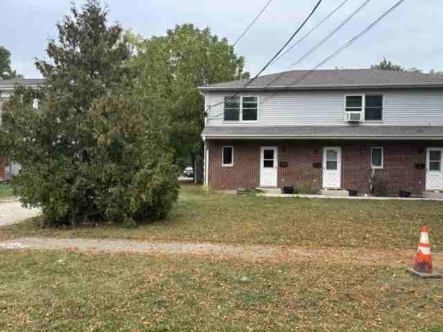 322 W Railroad St Apt 3 - Photo 2 of 29